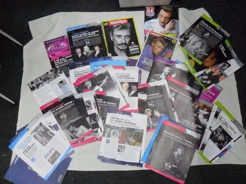 Johnny Halliday 3 revues et important lot clipping, Livres, Journaux & Revues, Utilisé, Musique, Cinéma ou TV, Enlèvement ou Envoi