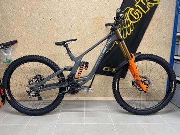 GT Fury Carbon DH 2024 NOUVEAU