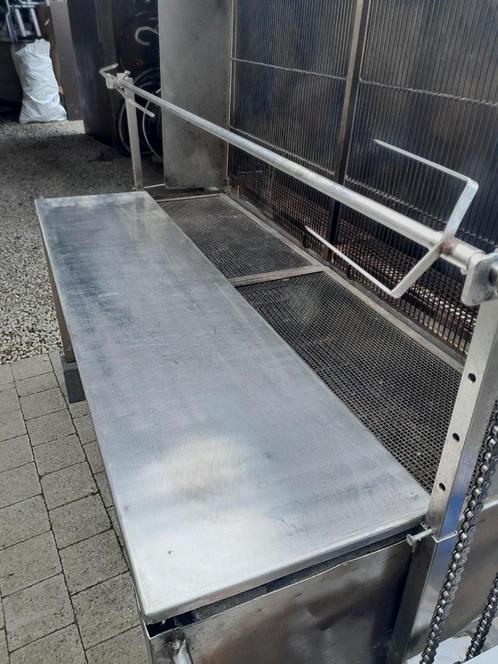 Speenvarkenspit op houtskool, Tuin en Terras, Barbecue-accessoires, Gebruikt, Ophalen