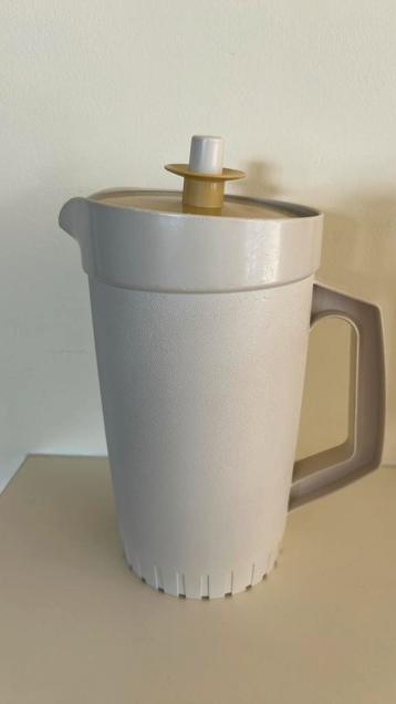 Vintage Tupperware schenk-/ drinkkan