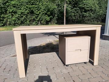 Bureau met ladeblok, goede staat. beschikbaar voor biedingen