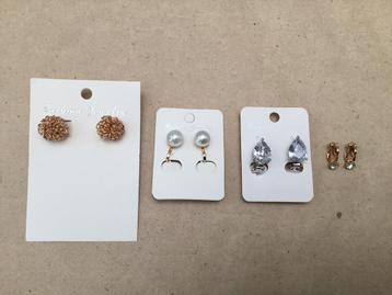 Lot composé de 4 paires de boucles d'oreilles neuves, clips 