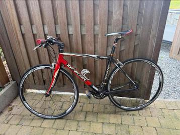 Sportieve fiets in goede staat beschikbaar voor biedingen
