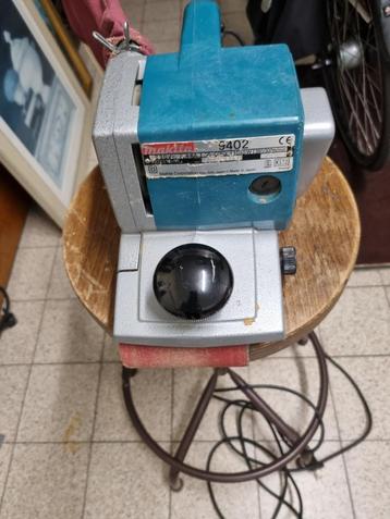 Bandschuurmachine Makita beschikbaar voor biedingen