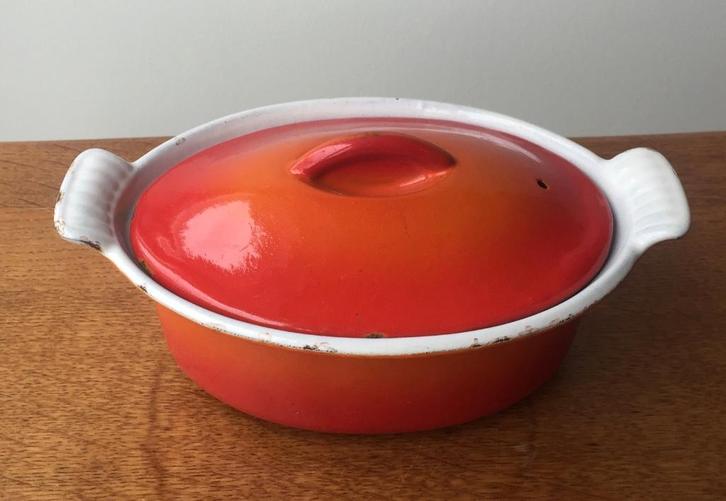 Vintage ovale paté terrine FE Sint-Truiden gietijzer emaille, Huis en Inrichting, Keuken | Servies, Gebruikt, Schaal of Schalen