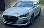 Prachtige Hyundai i30 Fastback 1.4 T-gdi shine DCT, Auto's, 1353 cc, 4 cilinders, Leder, 5 zetels