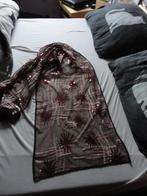 Mooie sjaal van Shengyashidi, heel weinig gedragen, Kleding | Dames, Mutsen, Sjaals en Handschoenen, Shengyashidi, Ophalen of Verzenden