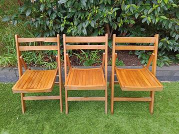 Set van 3 houten klapstoelen beschikbaar voor biedingen
