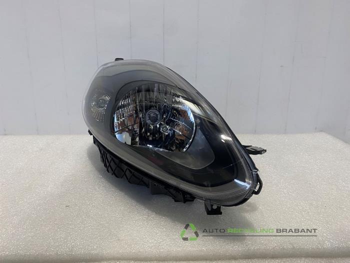 Phare gauche d'un Fiat Punto Evo, Autos : Pièces & Accessoires, Éclairage, Fiat, Utilisé, 3 mois de garantie, Enlèvement ou Envoi