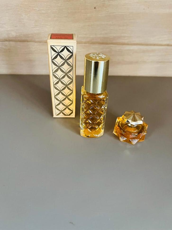 Vintage Avon Unforgettable Set Rolette + ster Parfum 1/8 oz, Verzamelen, Parfumverzamelingen, Zo goed als nieuw, Miniatuur, Gevuld