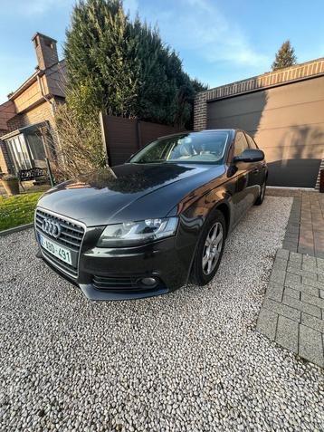 Audi A4 1.8 Tfsi • Garantie • Zetelverwarming • Airco •, Auto's, Audi, Voorwielaandrijving, Euro 5, Beige, A4