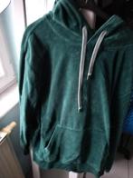 Groene pull met kap, Ophalen