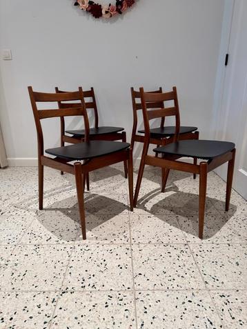 Vintage stoelen / eetkamerstoelen  beschikbaar voor biedingen