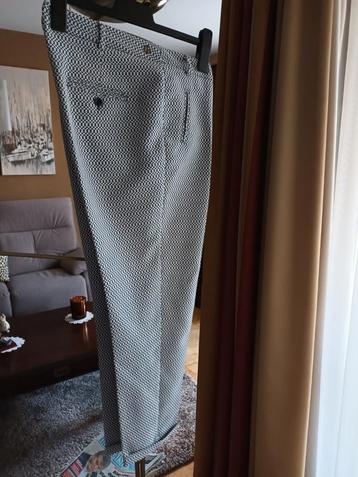 Pantalon « VAN HASSELS » entièrement nouveau
