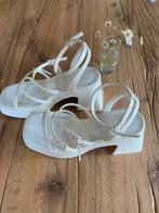 Hoge witte sandalen maat 37 van Stradivarius, Wit, Zo goed als nieuw, Stradivarius, Sandalen of Muiltjes
