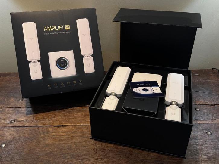 Amplify HD Ubiquity home WiFi mesh router 2x mesh point doos, Computers en Software, Routers en Modems, Gebruikt, Router, Ophalen of Verzenden