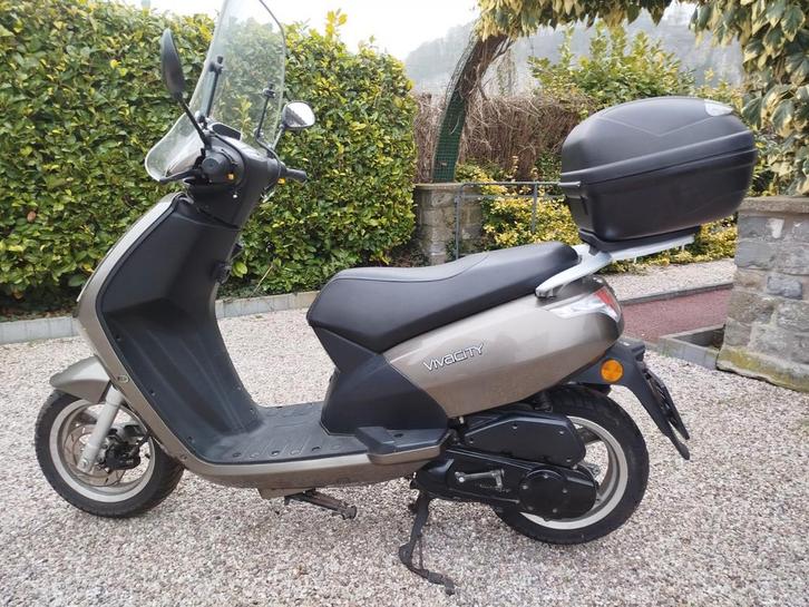 Vivacity 3 Peugeot 50cc 2-takt scooter, Fietsen en Brommers, Scooters | Peugeot, Vivacity, Ophalen