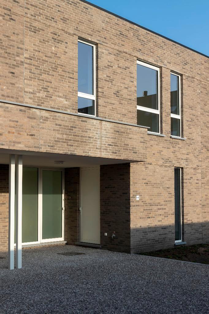 Gesloten nieuwbouwwoning te koop in Eeklo, Immo, Huizen en Appartementen te koop, Provincie Oost-Vlaanderen, 200 tot 500 m², Tussenwoning