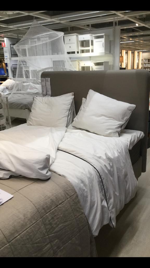 Boxspring Lauvik donkerbeige 2 persoons Ikea, Huis en Inrichting, Slaapkamer | Boxsprings, Gebruikt, Tweepersoons, Beige, Ophalen