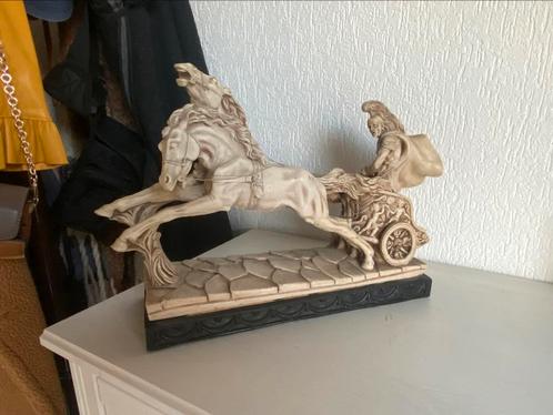 Romeins beeld van een strijdwagen met een man en 2 paarden, Antiek en Kunst, Kunst | Beelden en Houtsnijwerken, Ophalen