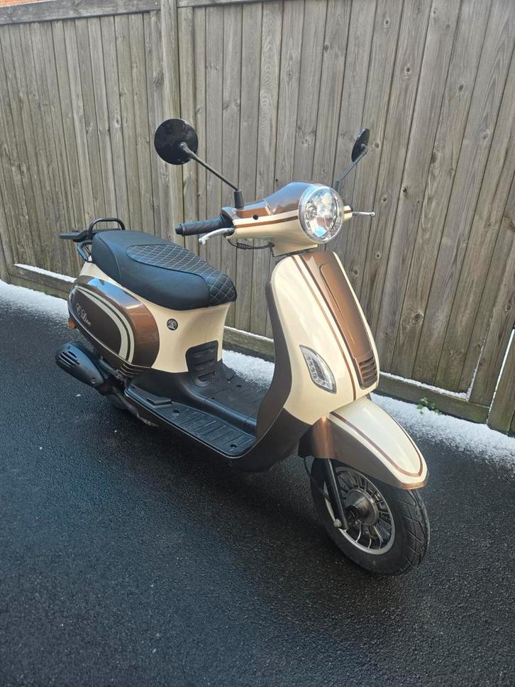 Scooter B-klasse 50cc, Fietsen en Brommers, Scooters | Overige merken, Ophalen