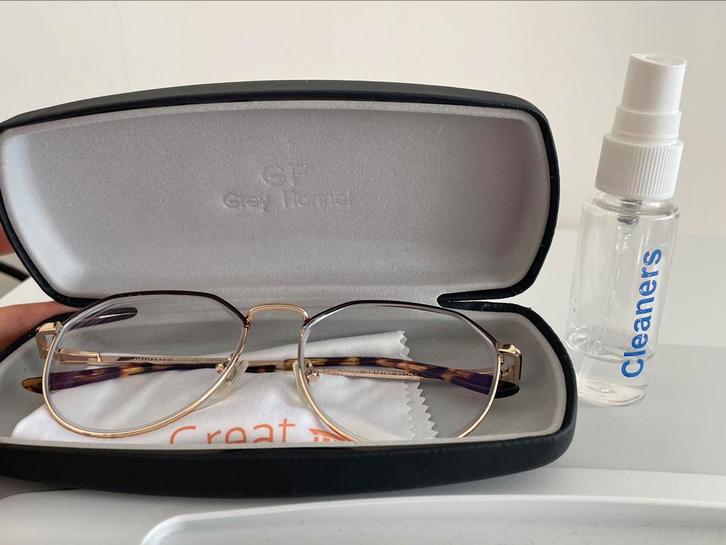 grey flannel blauwlichtfilter 2.50, Handtassen en Accessoires, Zonnebrillen en Brillen | Dames, Gebruikt, Ophalen of Verzenden