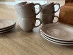 Servies  6 kopjes en 6 onderbordjes, Ophalen