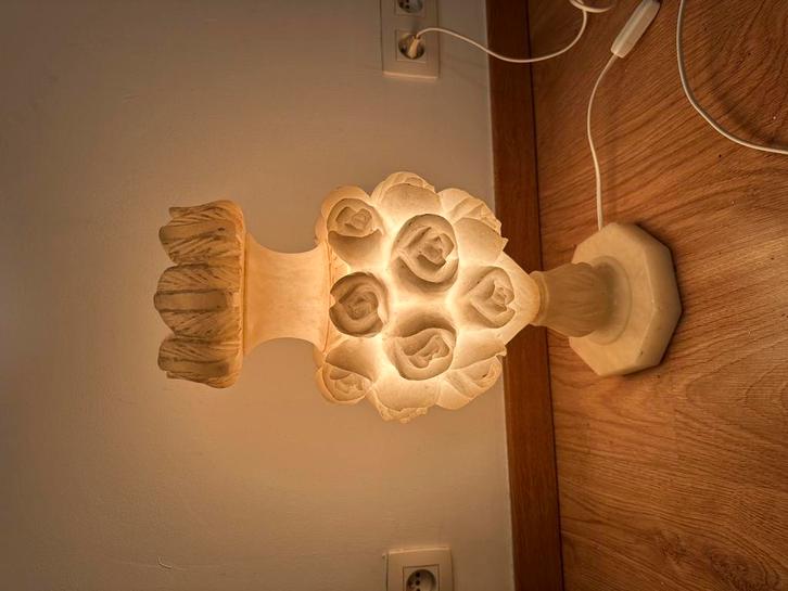 Vintage Gesneden Albasten Lamp in Italiaanse Stijl., Huis en Inrichting, Lampen | Wandlampen, Gebruikt, Ophalen of Verzenden