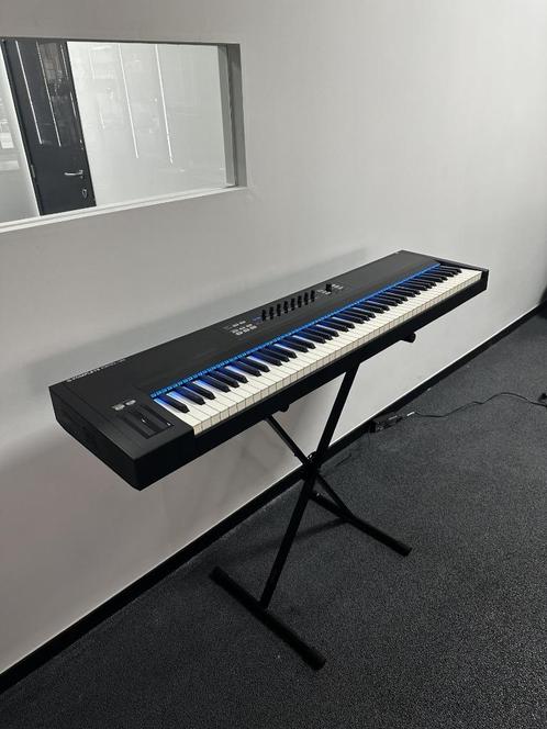 Komplete Kontrol S88 – smart MIDI keyboard controller, Muziek en Instrumenten, Midi-apparatuur, Zo goed als nieuw, Ophalen of Verzenden