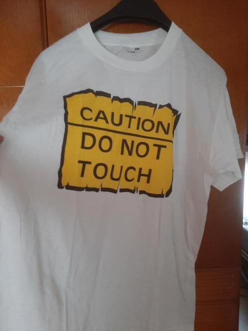 Witte “Caution Do Not Touch” T-shirt – XL – Nooit gedragen, Kleding | Heren, T-shirts, Nieuw, Maat 56/58 (XL), Wit, Ophalen of Verzenden