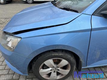 SKODA FABIA 3 BLAUW LQ5X links voorscherm 2014-2021 beschikbaar voor biedingen