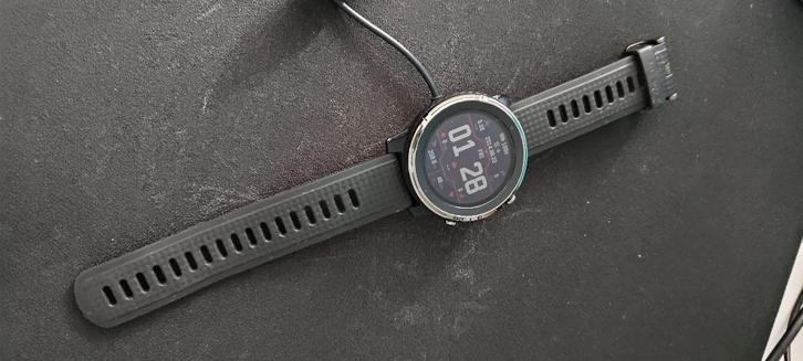 Amazfit stratos 3 waterdichte sportwatch met gps, Handtassen en Accessoires, Smartwatches, Gebruikt, Android, Zwart, Afstand, Conditie