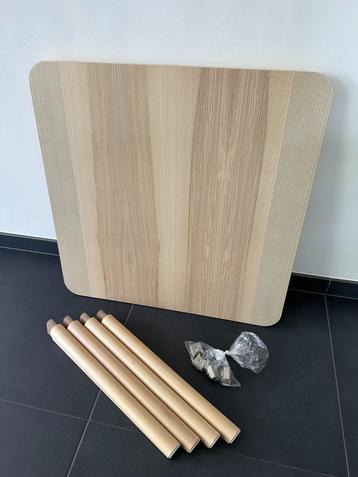 Salontafel 70 x 70 beschikbaar voor biedingen