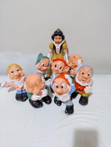Disney figuren sneeuwwitje en de 7 dwergen beschikbaar voor biedingen
