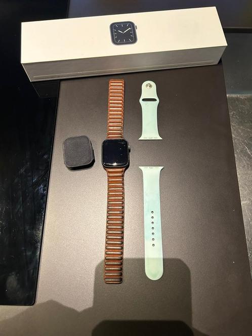 Apple watch 5 series - Space Grey 44mm, Bijoux, Sacs & Beauté, Montres connectées, Comme neuf, iOS, Noir, Distance, Bandage calorique