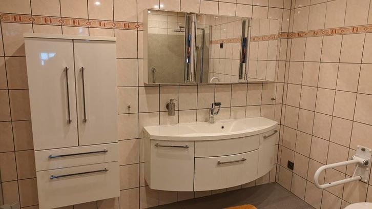 Badkamer meubel en douche cabine., Huis en Inrichting, Badkamer | Badkamermeubels, Ophalen