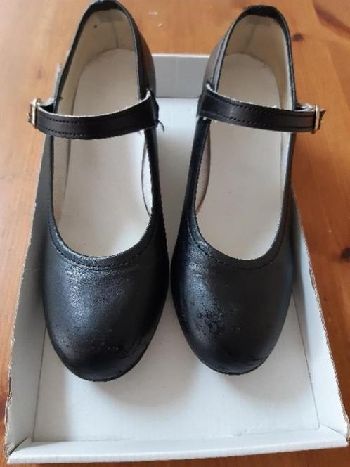Zwarte flamencoschoenen (met nageltjes) maat 33, Kinderen en Baby's, Kinderkleding | Schoenen en Sokken, Gebruikt, Schoenen, Meisje
