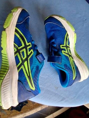 ASICS maat 33 uiterst goede staat beschikbaar voor biedingen