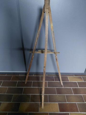 Antieke houten schildersezel - veldezel - tripod ezel beschikbaar voor biedingen