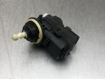 PHARE MOTEUR Nissan NV 250 (WF) (01-2021/-) (8200402521), Utilisé, Nissan