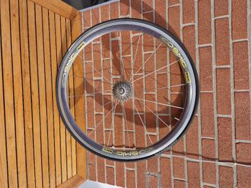 Oude fietswielen Cosmic Mavic beschikbaar voor biedingen