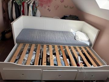 2 Matras bed met 3 Kleer schuiven (MATRASSEN NIET INCLUSIEF) beschikbaar voor biedingen