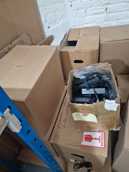Stockage en sluiting, Computers en Software, Laptop-opladers, Zo goed als nieuw, Ophalen of Verzenden