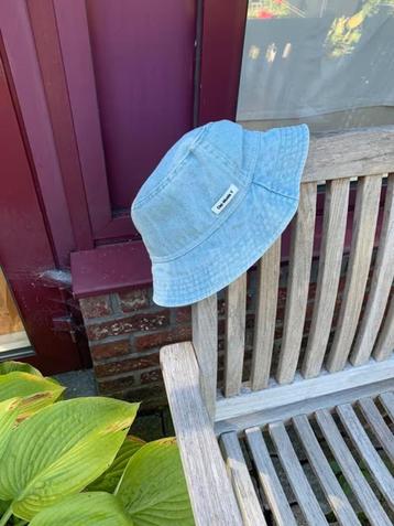 zomerhoedje lichte jeans NIEUW - beschikbaar voor biedingen