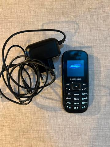 « Vintage » Samsung GT-E 1200 - zwart (werkende), Telecommunicatie, Mobiele telefoons | Samsung, Ophalen of Verzenden, Gebruikt