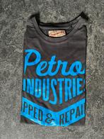 T-shirt CM- Petrolbruin met elektrisch blauwe letters BE, Petrol Industries, Bruin, Ophalen of Verzenden, Gedragen