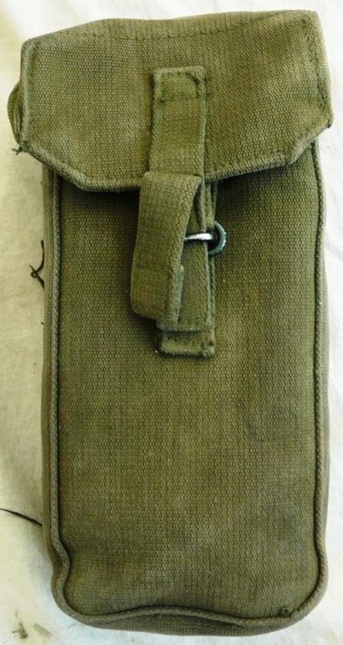 Munitie Tas Rechts Ammunition Pouch Right, P58, jaren'70.(2), Collections, Objets militaires | Général, Armée de terre, Enlèvement ou Envoi
