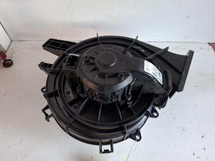 Kachel Ventilatiemotor van een Volkswagen UP, Auto-onderdelen, Overige Auto-onderdelen, Volkswagen, Gebruikt, 3 maanden garantie