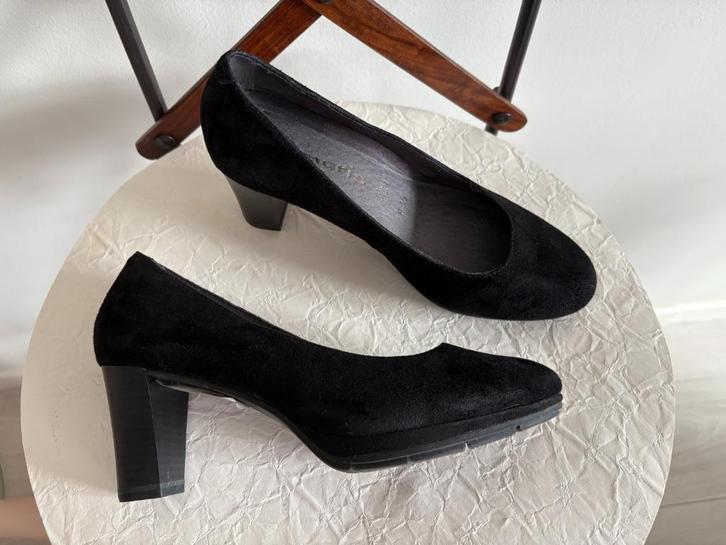 Tamaris suède-look pumps – 37  elegant  comfort  ANTIshokk, Vêtements | Femmes, Chaussures, Comme neuf, Escarpins, Noir, Enlèvement ou Envoi