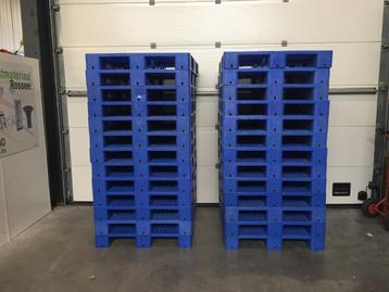 (105) Kunststof paletten 120 x 100 zijn als nieuw beschikbaar voor biedingen